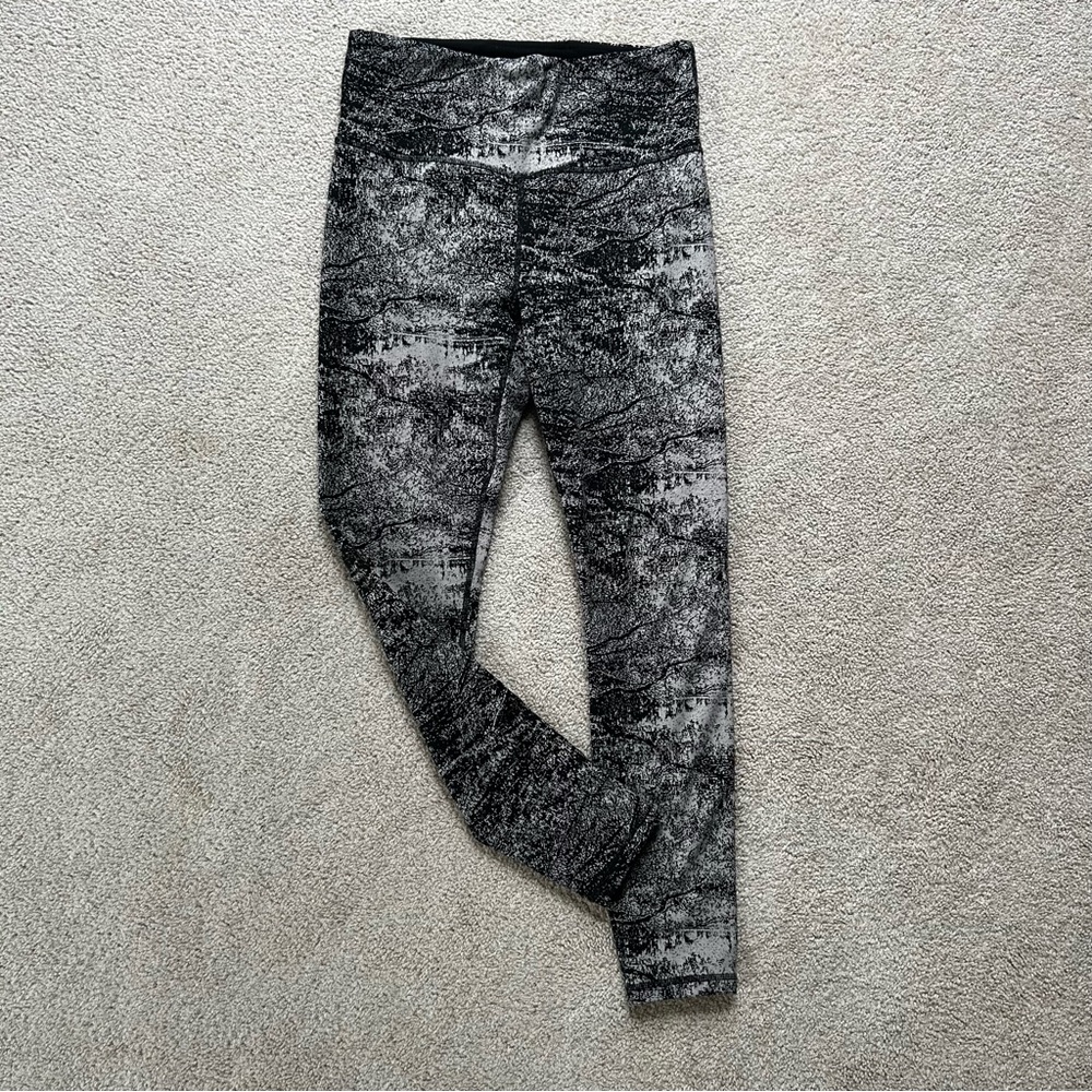 Athleta Elation Glades 7/8 Tight Women's Size Medium Black Gray Athleisure Gym